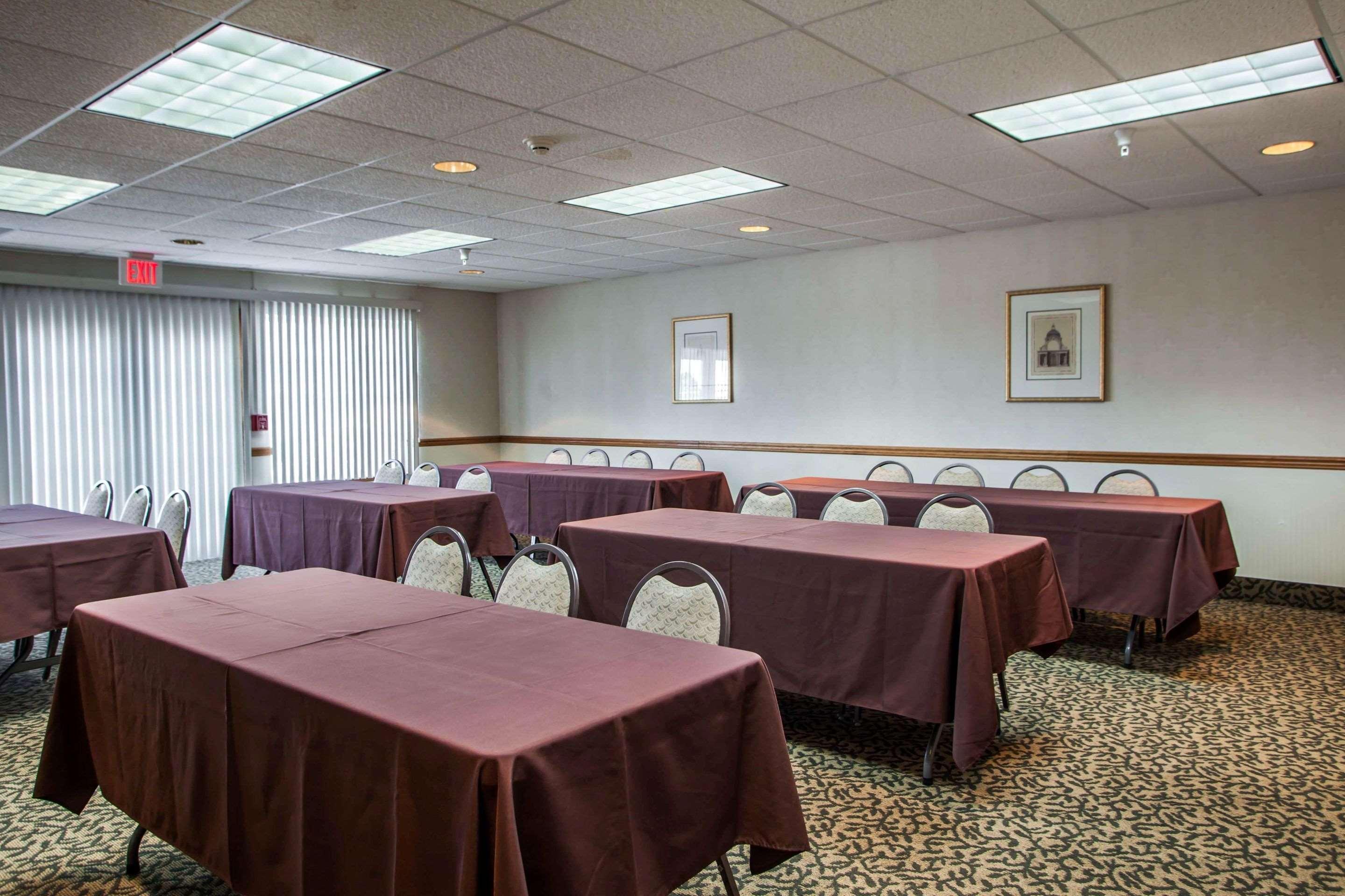 Comfort & Geneva- West Chicago 3*