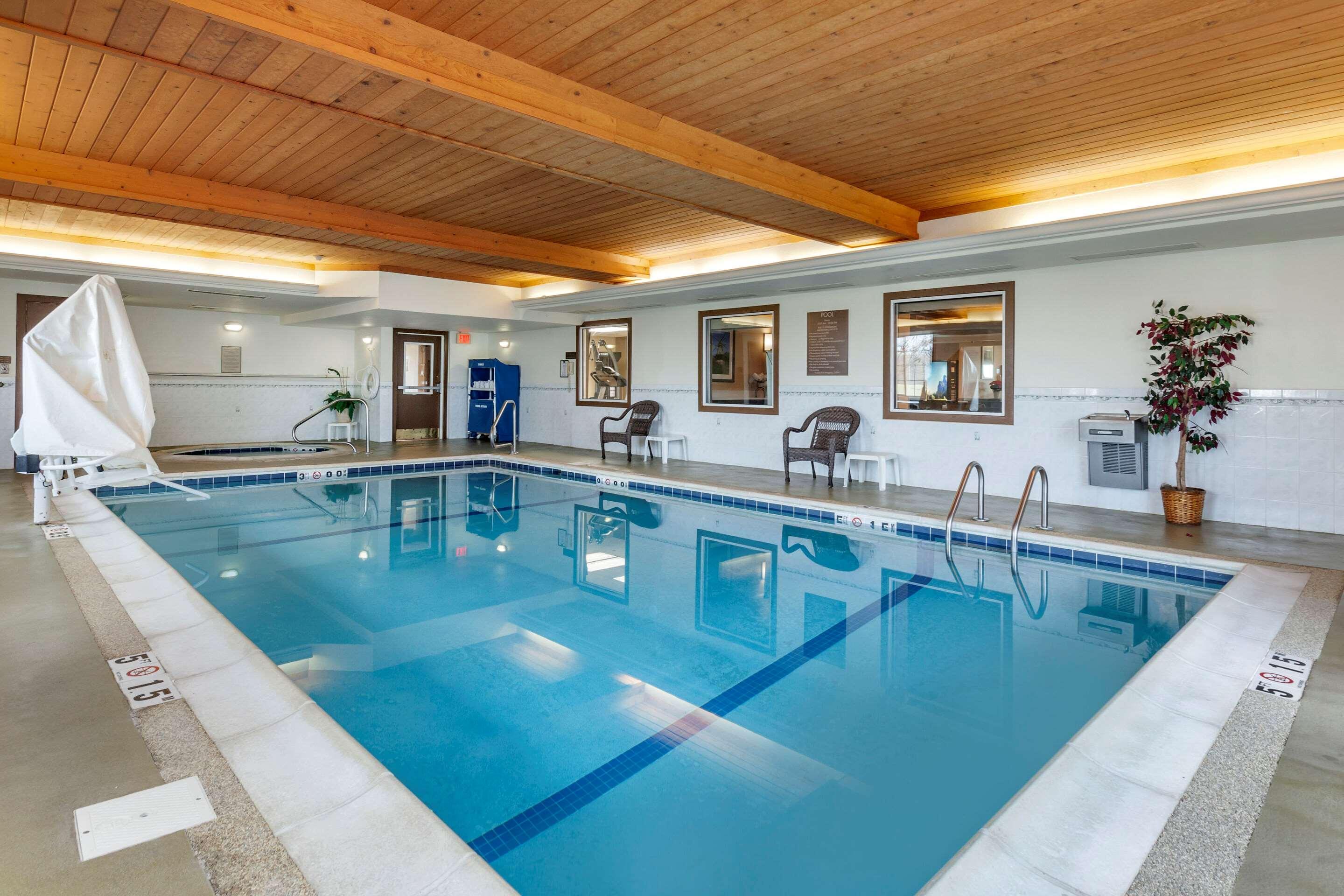 Comfort & Geneva- West Chicago Hotel 3*