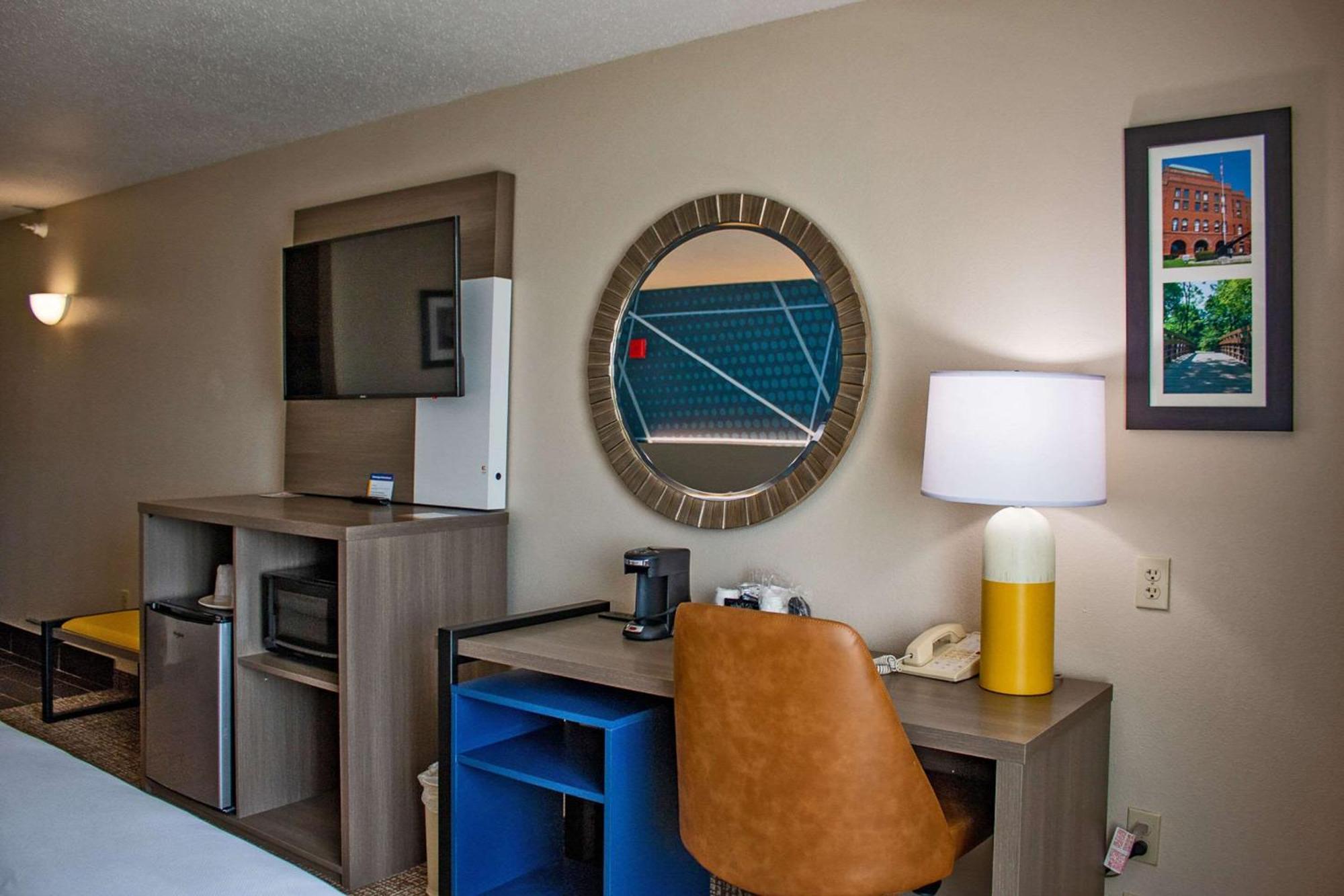Comfort & Geneva- West Chicago Hotel 3*