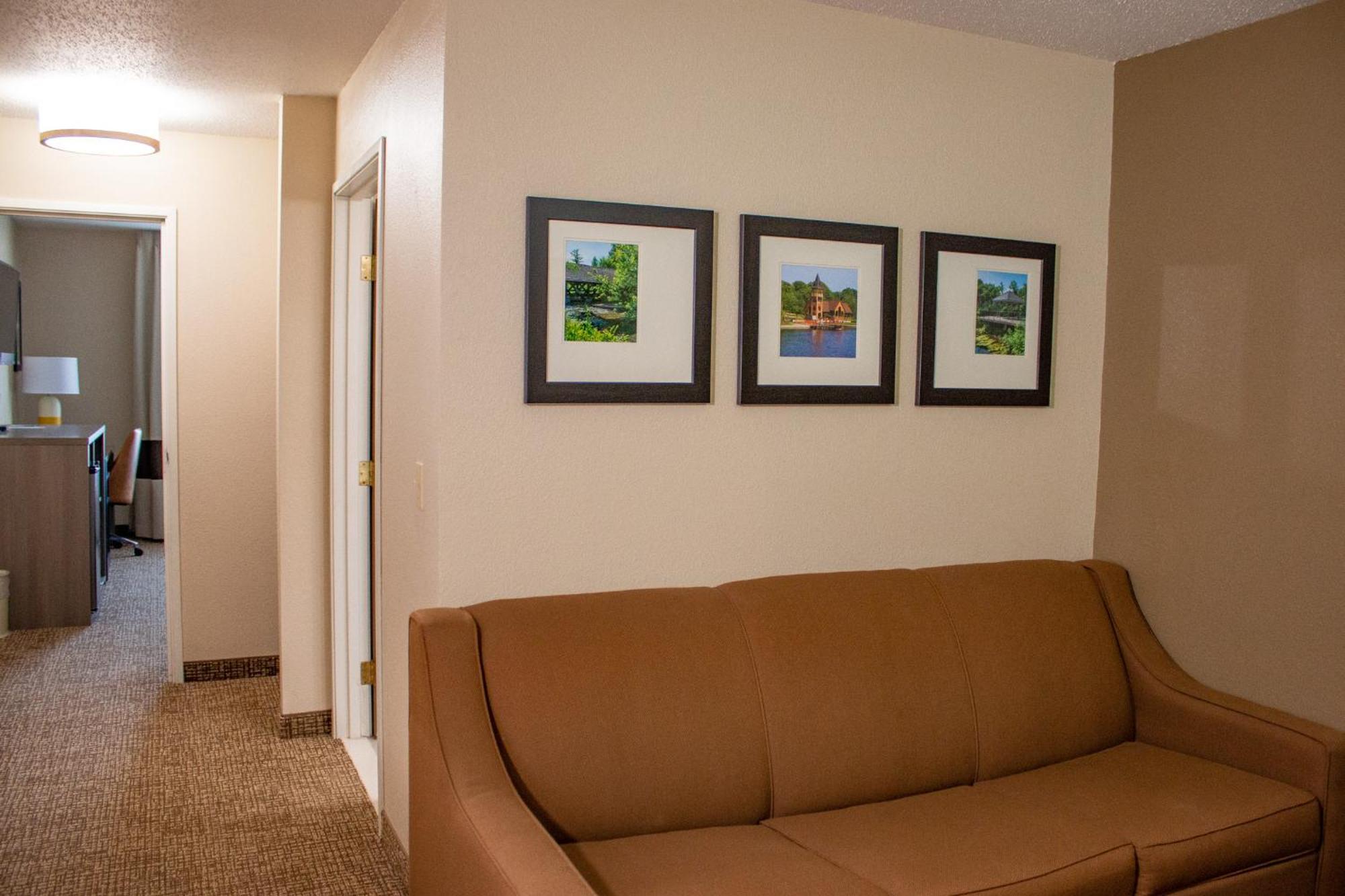 Comfort & Geneva- West Chicago 3* Geneva